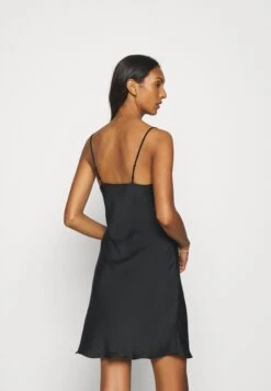 Anna Field Hammered Satin Nightie - Nachtjapon - Black 9 Anna Field Hammered Satin Nightie - Nachtjapon - Black -Anna Field Verkoop 582eef8b55cc48b49fe9b0e88e2892d9