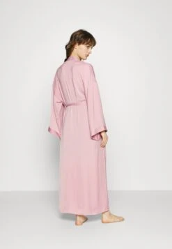 Anna Field Bridal Dressing Gown - Badjas - Pink 8 Anna Field Bridal Dressing Gown - Badjas - Pink -Anna Field Verkoop ec1e0c7cdc5c48b1919d070c00e5ff2a